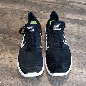 Nike Free RN Flyknit tennis shoes